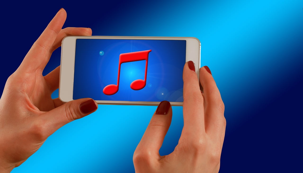 अब एक ट्रिक से आप मोबाइल पर फ्री में गाने सुन सकते हैं